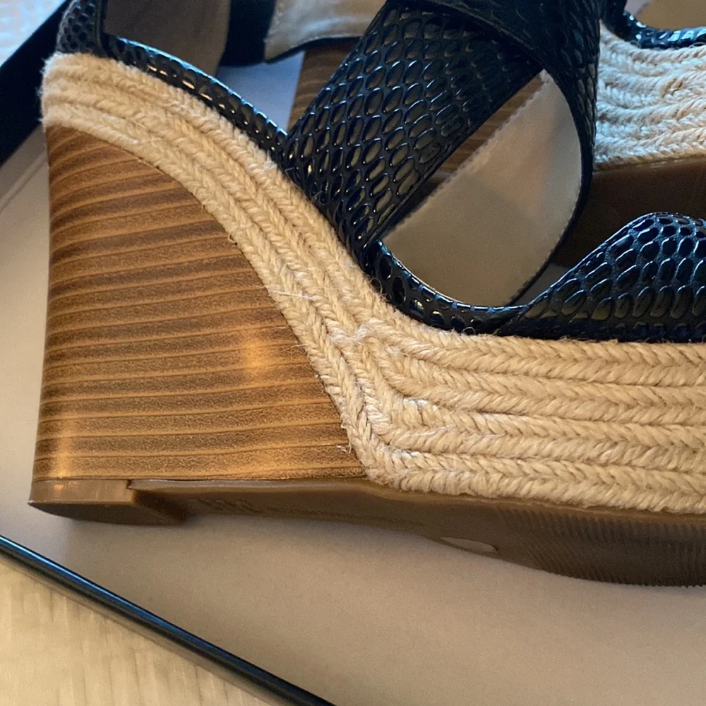 Sandals - Picture 5 of 8